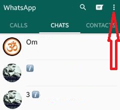 Toque tres puntos verticales en la aplicación WhatsApp